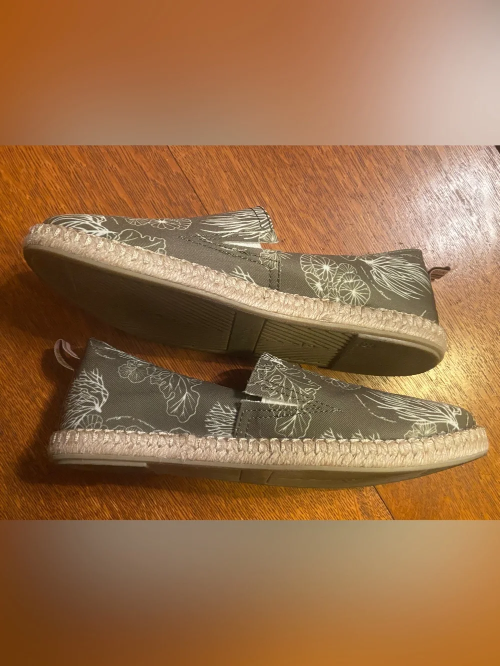 Vionic Beach Laguna Seaweed Coral Print Espadrille. Podiatrist designed.